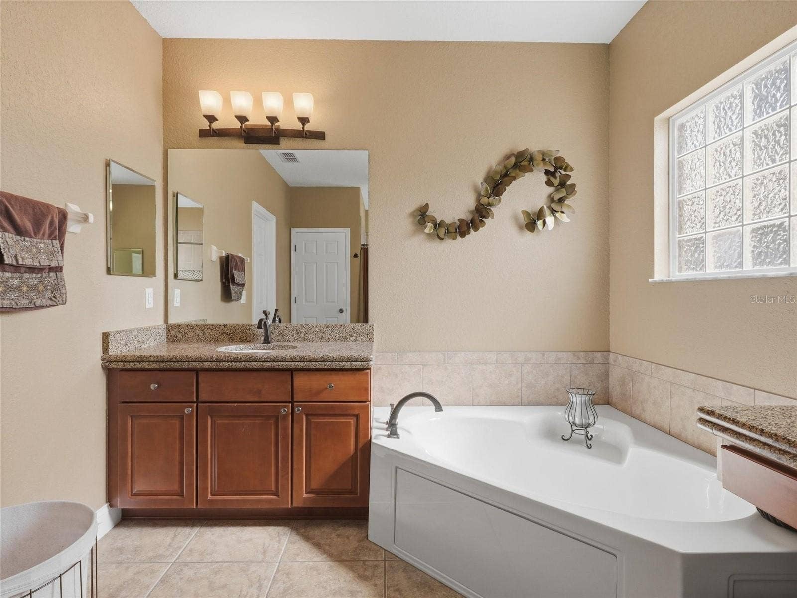 12420 NE 48TH CIRCLE, Oxford, FL 34484 12420 NE 48TH CIRCLE, Oxford, FL 34484