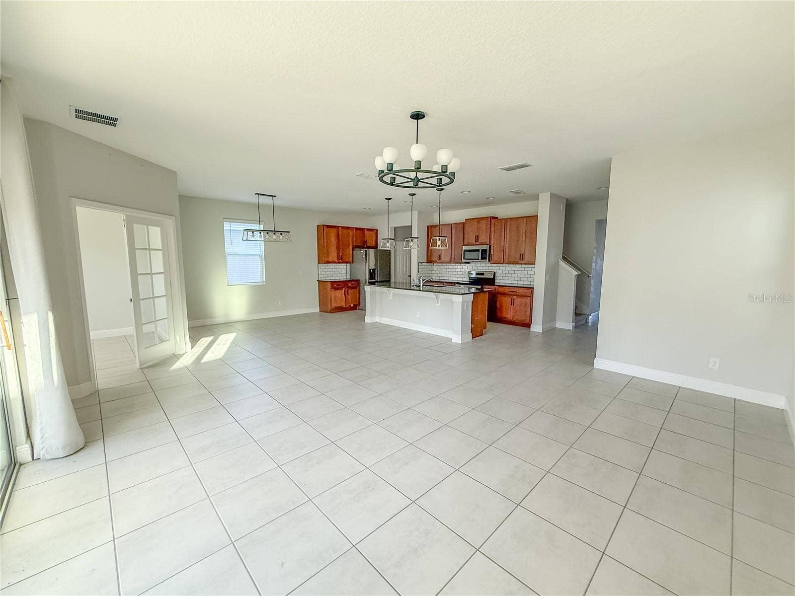 living room/kitchen