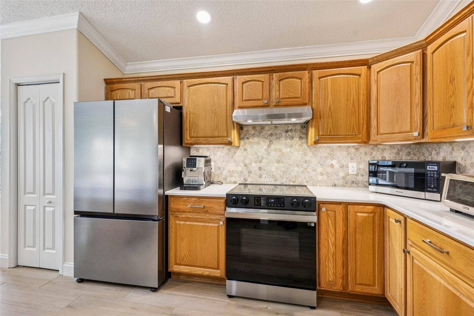 8146 SE 177TH WINTERTHUR LOOP, The Villages, FL 32162 8146 SE 177TH WINTERTHUR LOOP, The Villages, FL 32162
