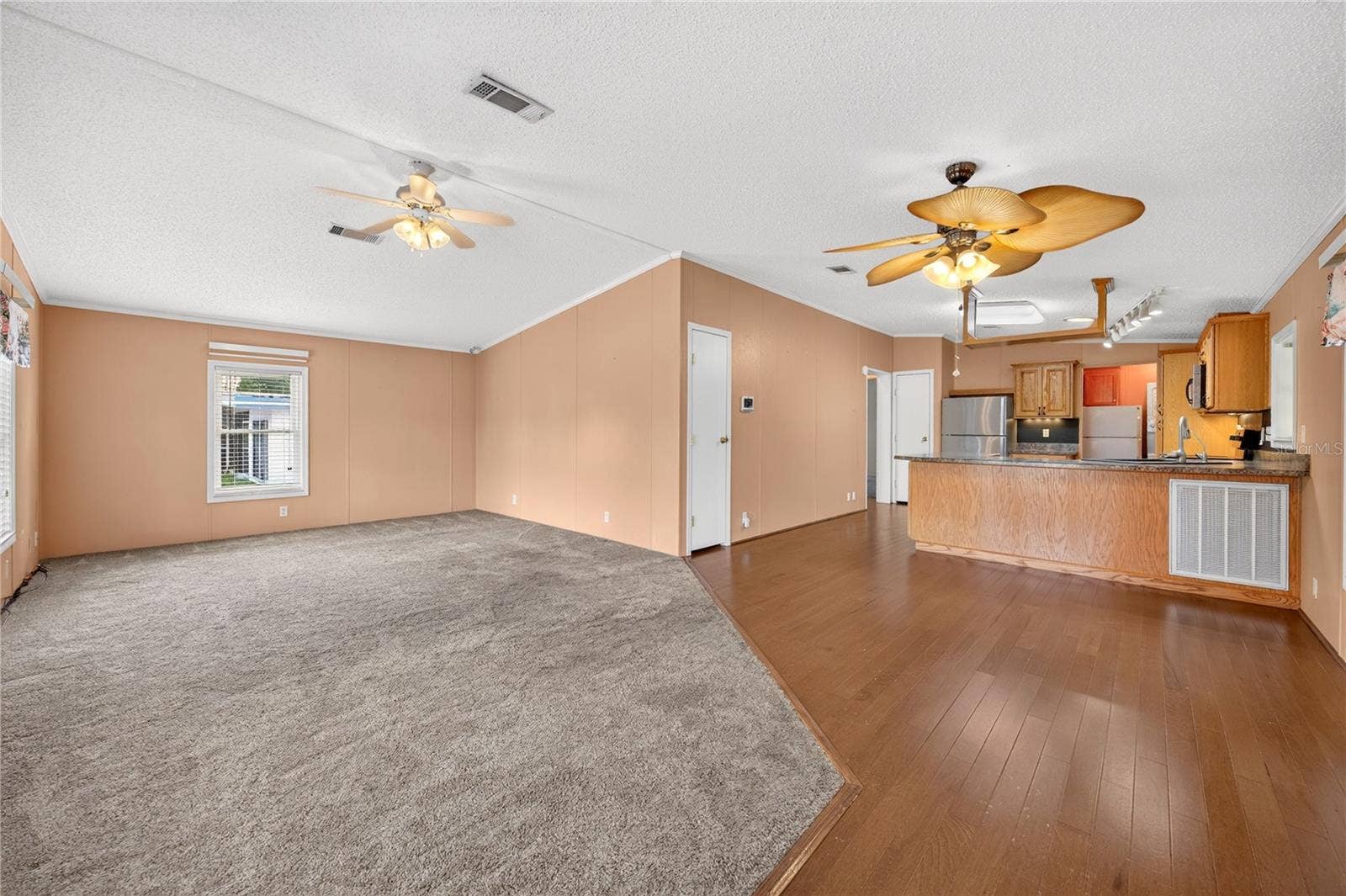 2722 VINDALE ROAD, Tavares, FL 32778 Living Room