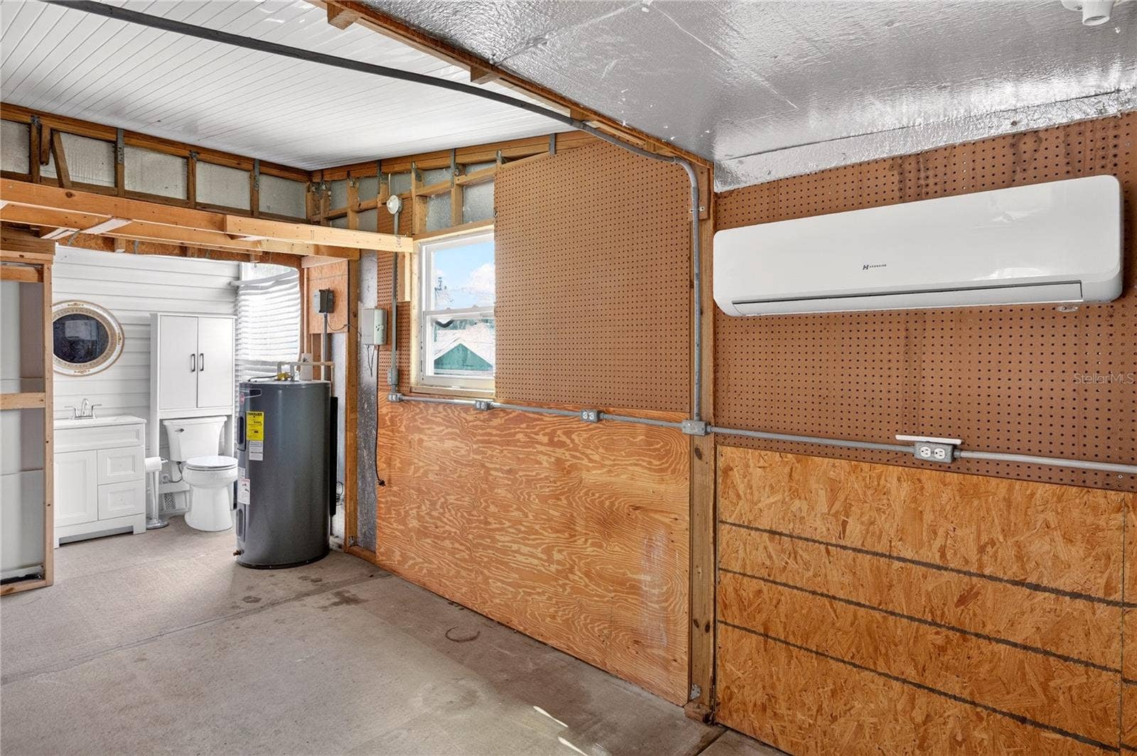2722 VINDALE ROAD, Tavares, FL 32778 Mini split