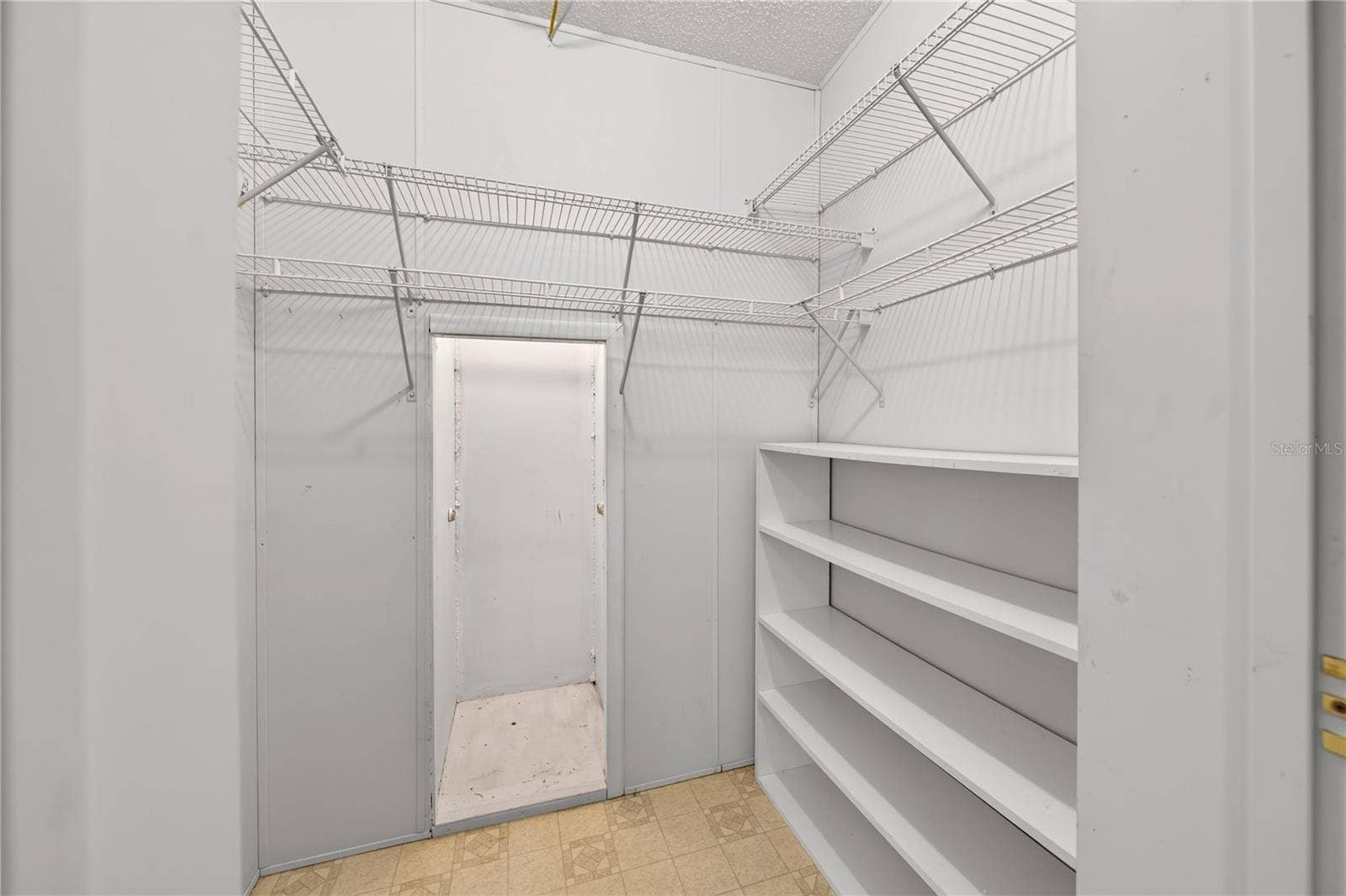 2722 VINDALE ROAD, Tavares, FL 32778 Walk-in closet