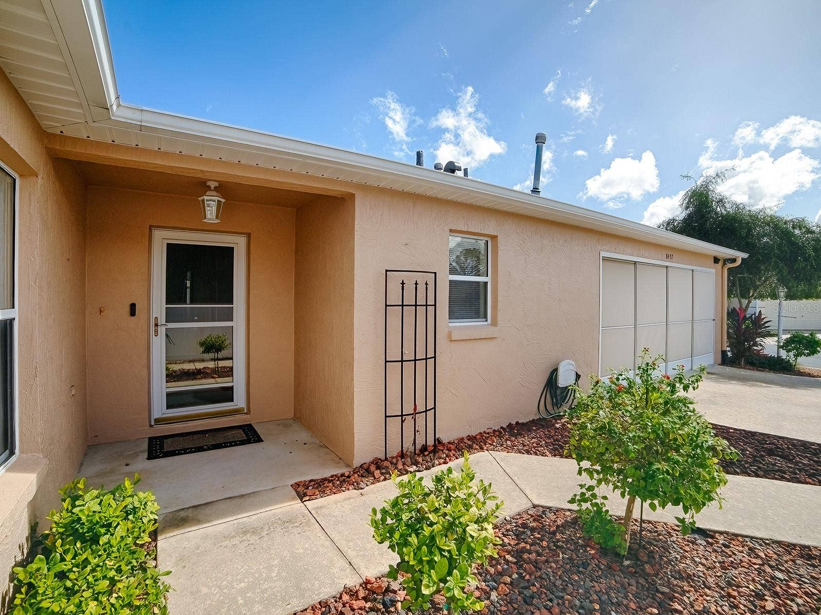 8457 SE 167TH FORSYTH STREET, The Villages, FL 32162 Courtyard Villa w/oversized one car garage