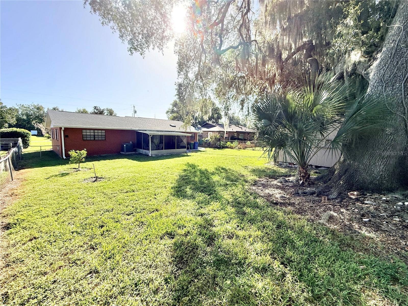 1031 PARK AVENUE, Tavares, FL 32778
