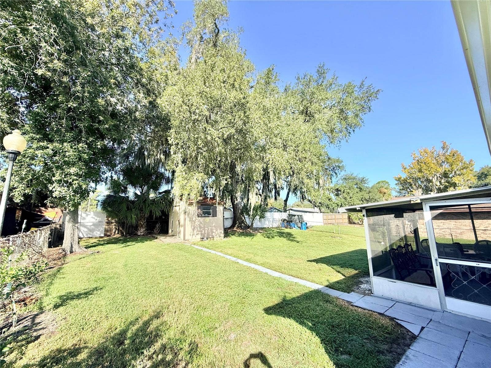 1031 PARK AVENUE, Tavares, FL 32778