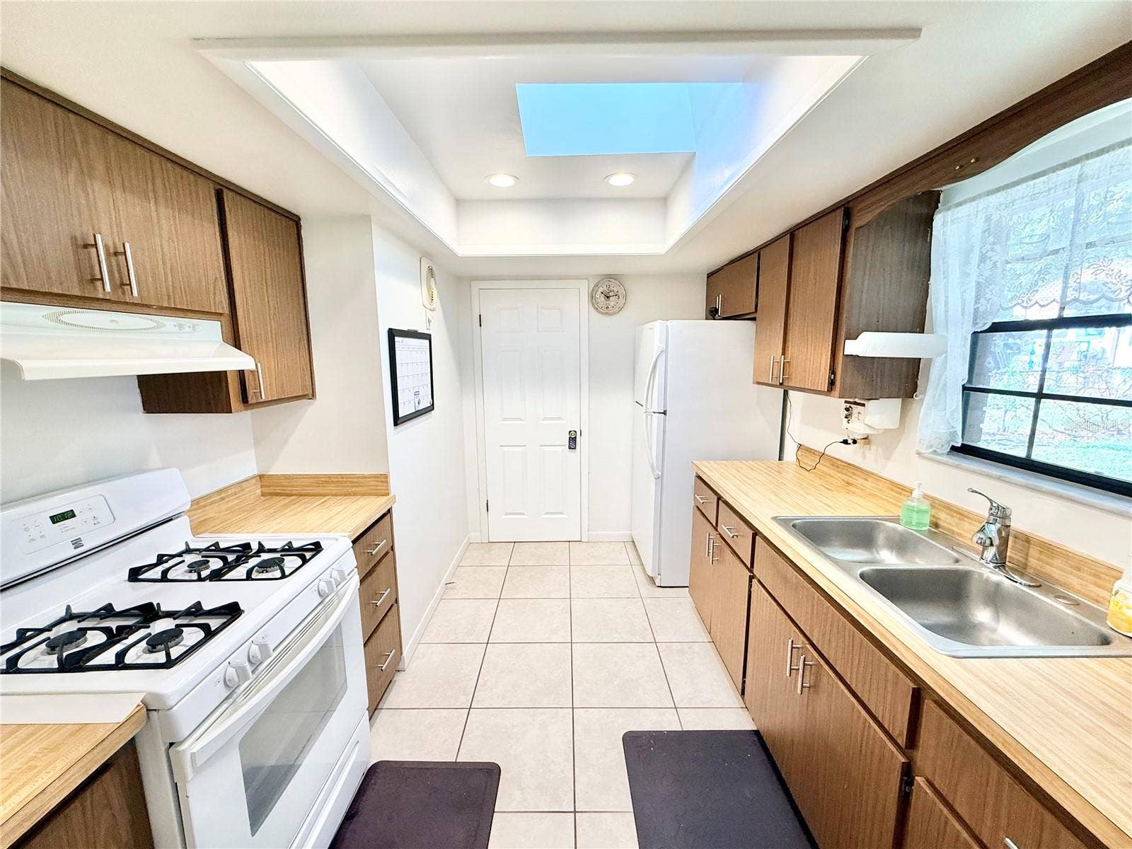 1031 PARK AVENUE, Tavares, FL 32778
