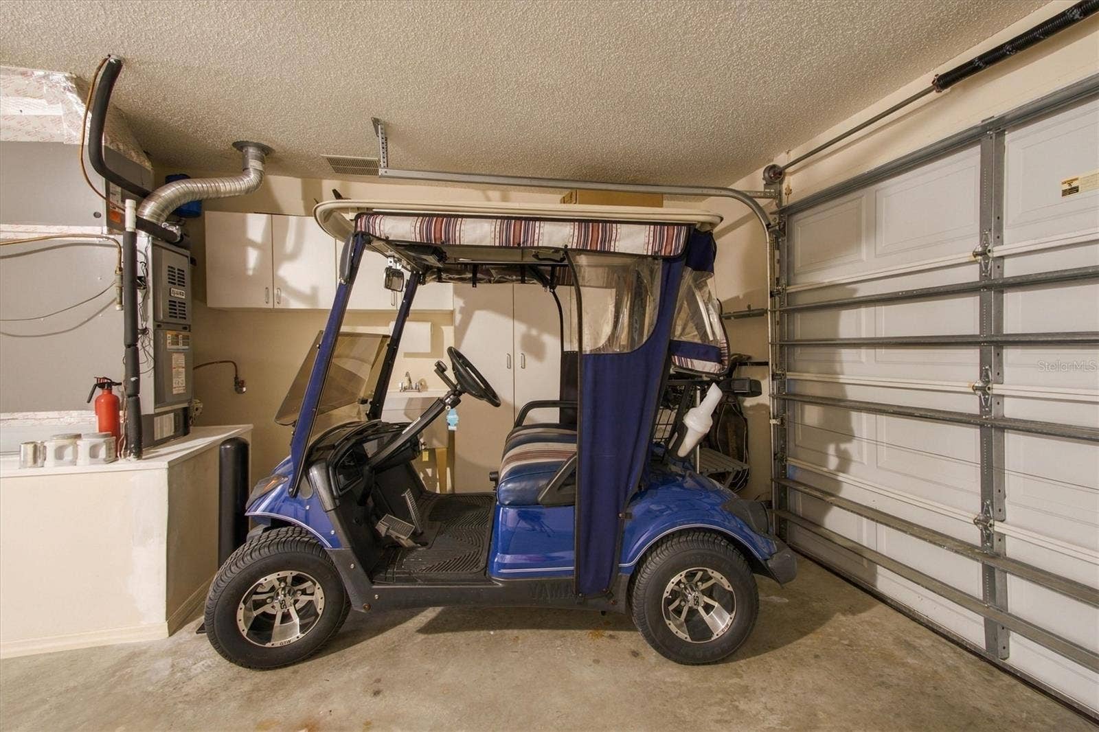 16940 SE 81ST ELLERSLIE COURT, The Villages, FL 32162 16940 SE 81ST ELLERSLIE COURT, The Villages, FL 32162