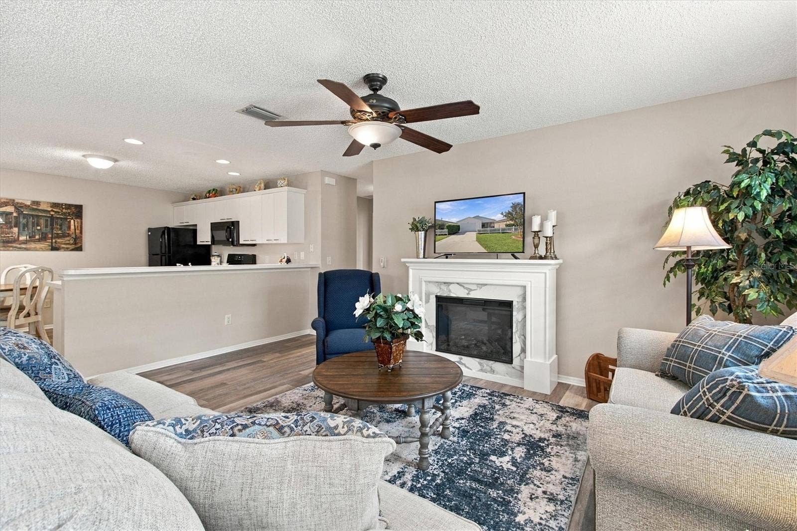 16940 SE 81ST ELLERSLIE COURT, The Villages, FL 32162 16940 SE 81ST ELLERSLIE COURT, The Villages, FL 32162