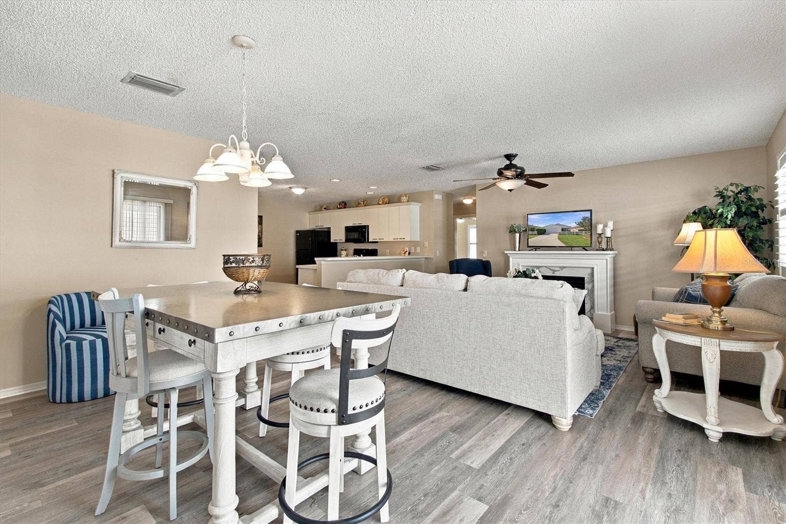 16940 SE 81ST ELLERSLIE COURT, The Villages, FL 32162 16940 SE 81ST ELLERSLIE COURT, The Villages, FL 32162