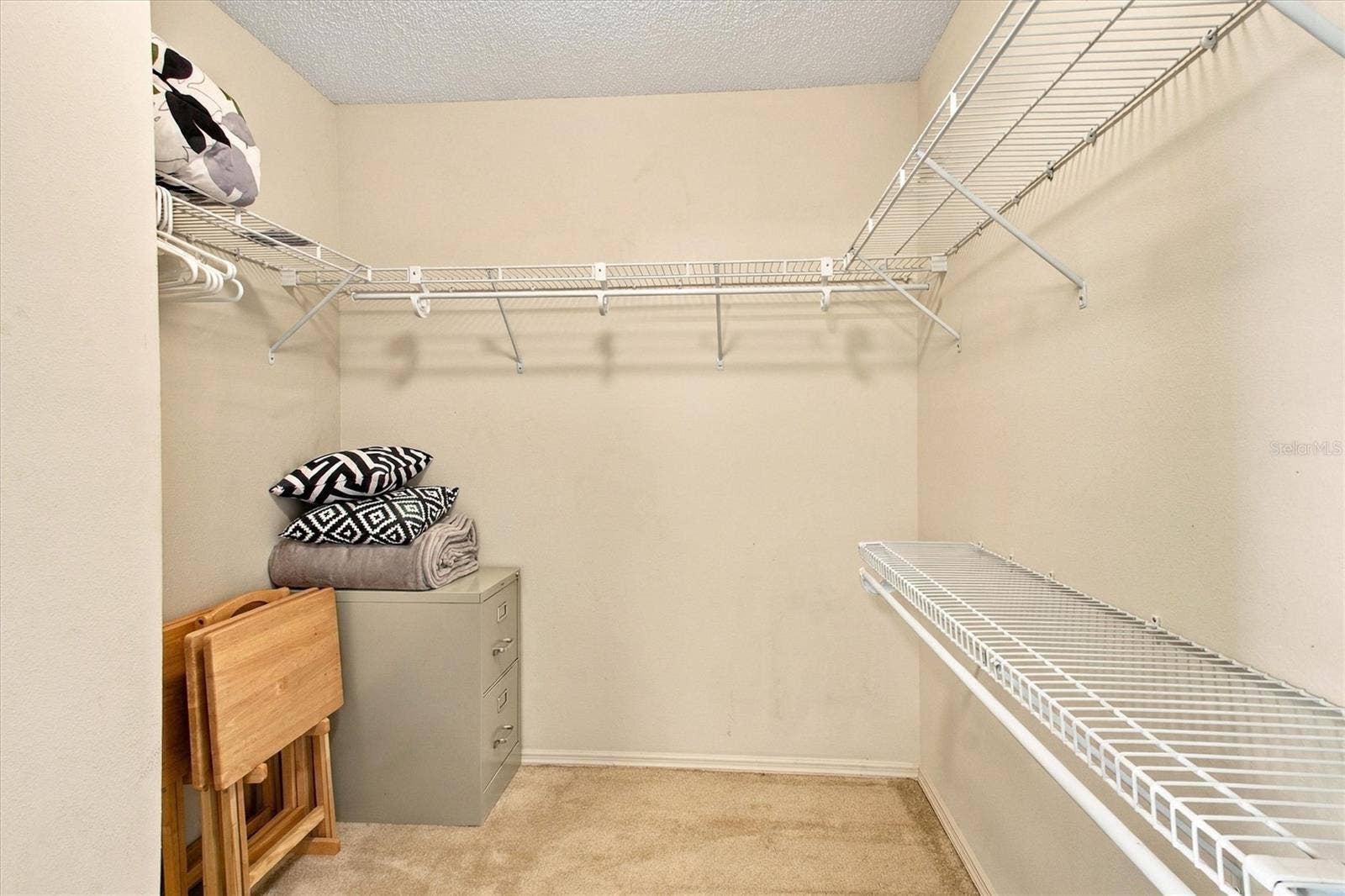16940 SE 81ST ELLERSLIE COURT, The Villages, FL 32162 16940 SE 81ST ELLERSLIE COURT, The Villages, FL 32162