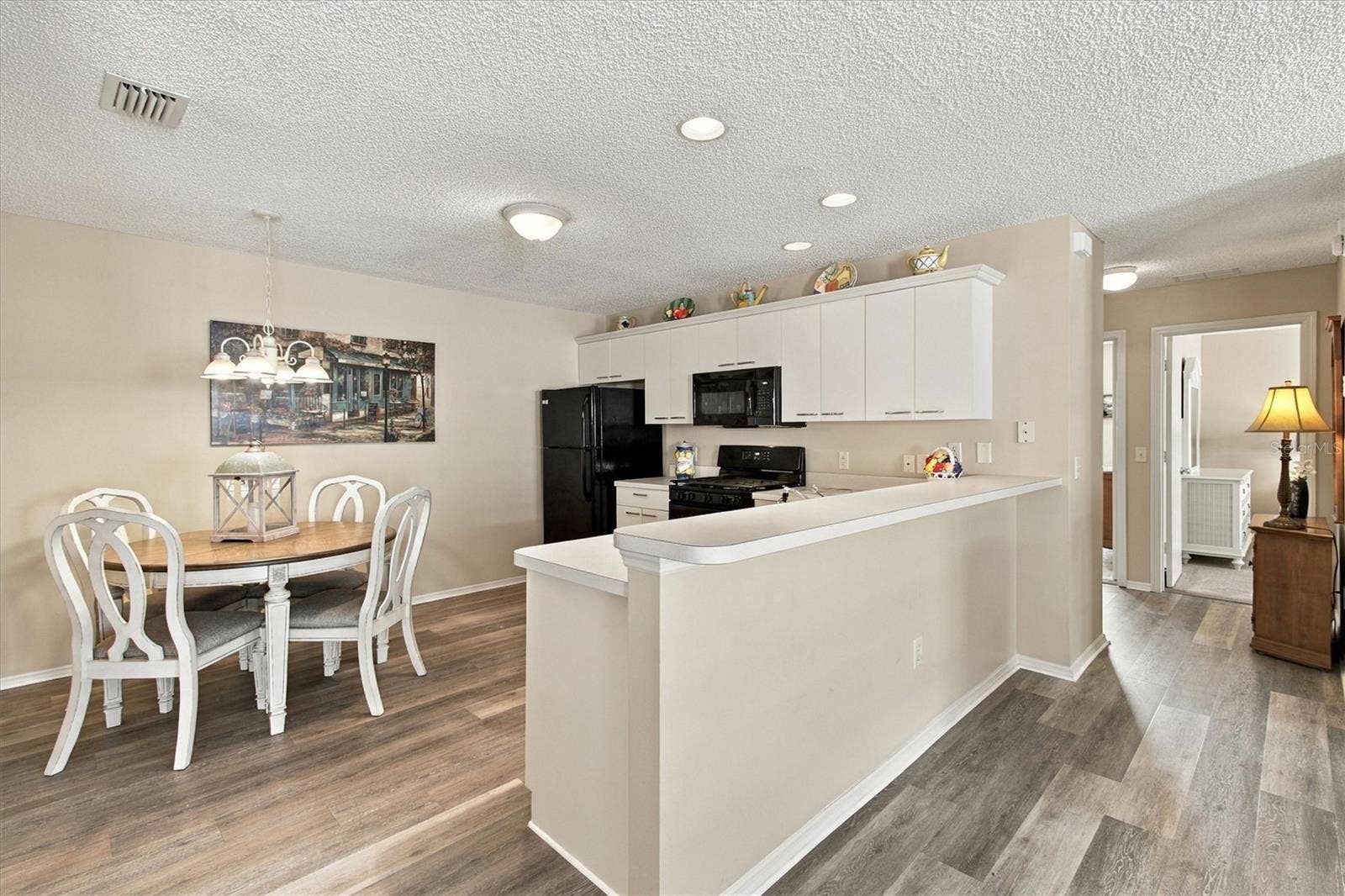 16940 SE 81ST ELLERSLIE COURT, The Villages, FL 32162 16940 SE 81ST ELLERSLIE COURT, The Villages, FL 32162