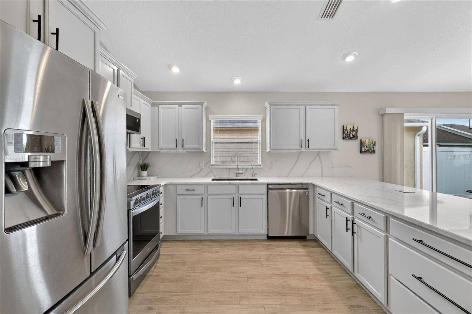 3435 ALLISON PLACE, The Villages, FL 32163 Chef Kitchen w/ an Expansive Breakfast Bar