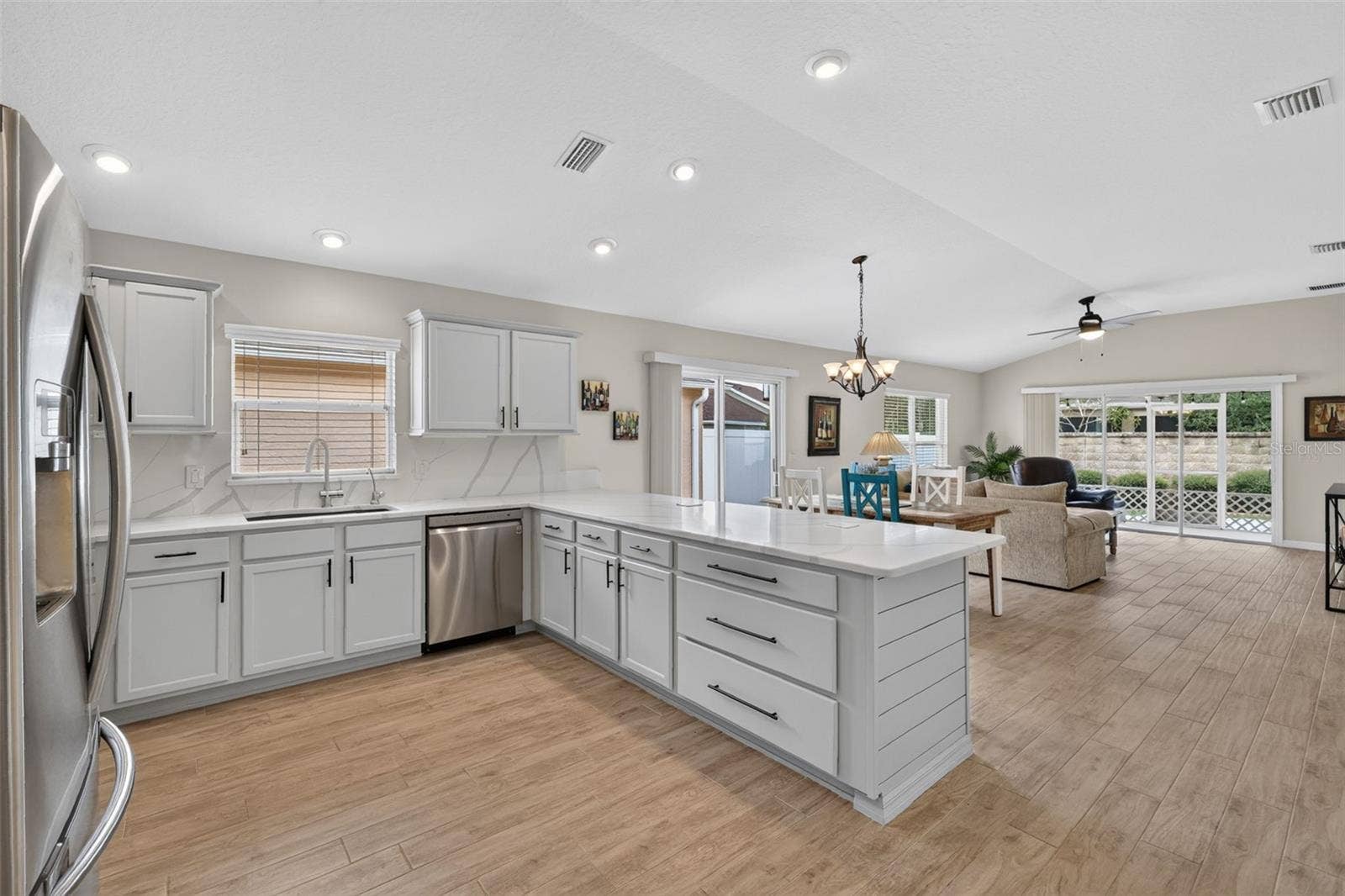 3435 ALLISON PLACE, The Villages, FL 32163 Open Concept - High Vaulted Ceiling - Porcelain Tile Throughout