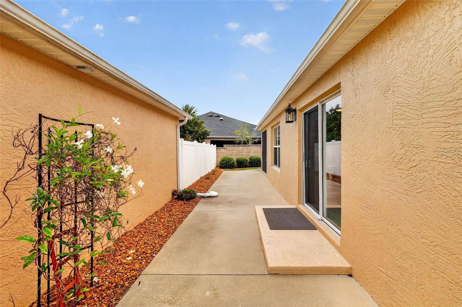 3435 ALLISON PLACE, The Villages, FL 32163 Side Patio