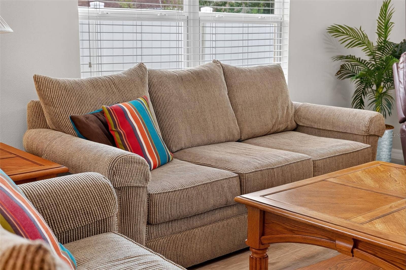 3435 ALLISON PLACE, The Villages, FL 32163 Sleeper Sofa in the Living Room