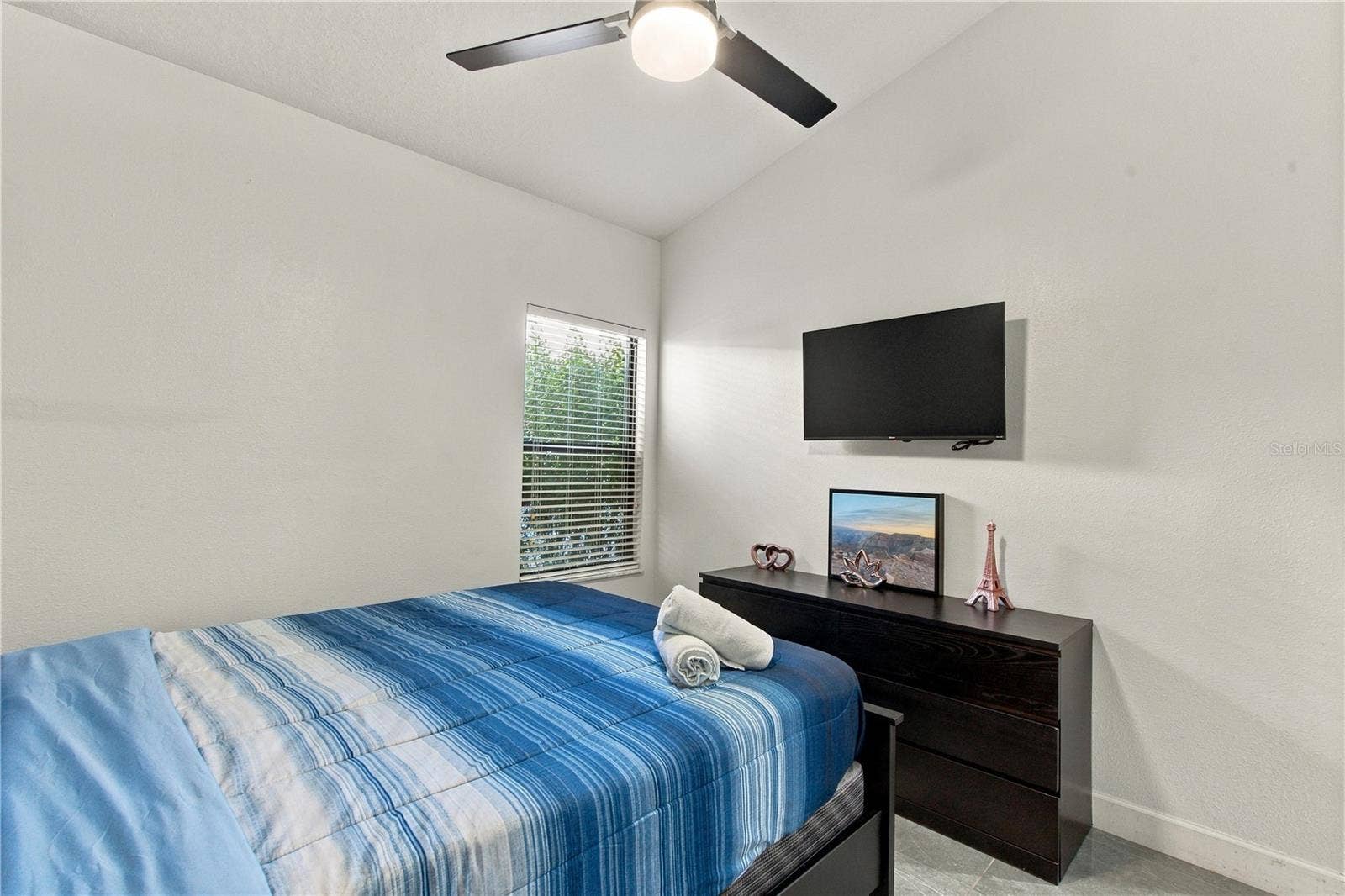 825 BRIDGEFORD CROSSING BOULEVARD, Davenport, FL 33837