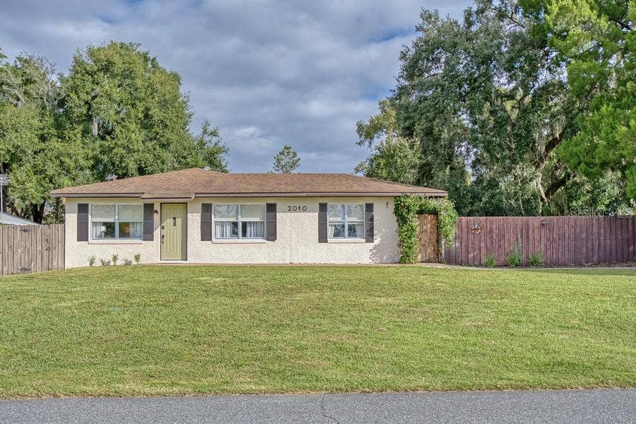 Property photo for Leesburg, FL