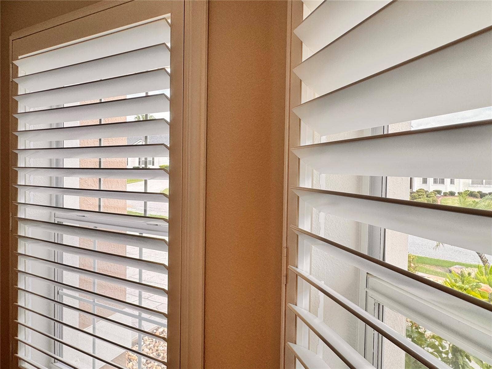 2268 SUTTON TERRACE, The Villages, FL 32162 Plantation Shutters