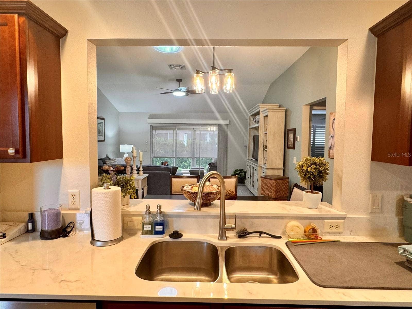 2268 SUTTON TERRACE, The Villages, FL 32162 Pass thru for serving