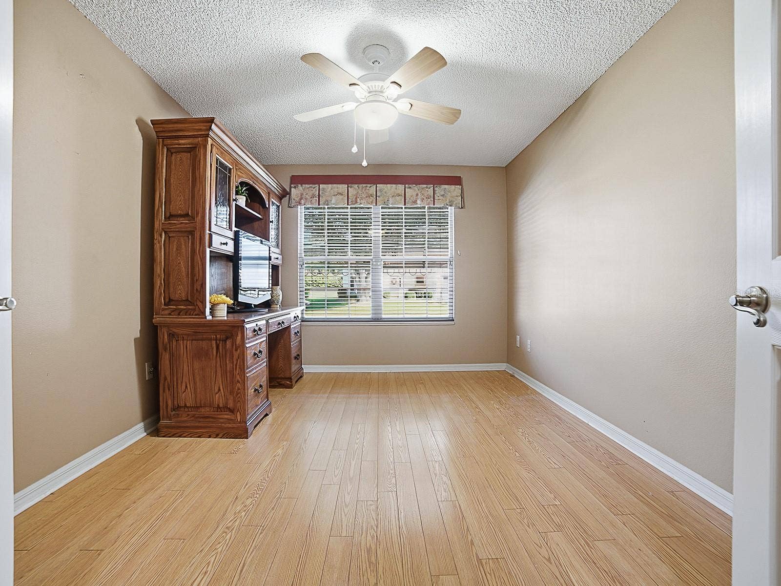 1596 OAK FOREST DRIVE, The Villages, FL 32162