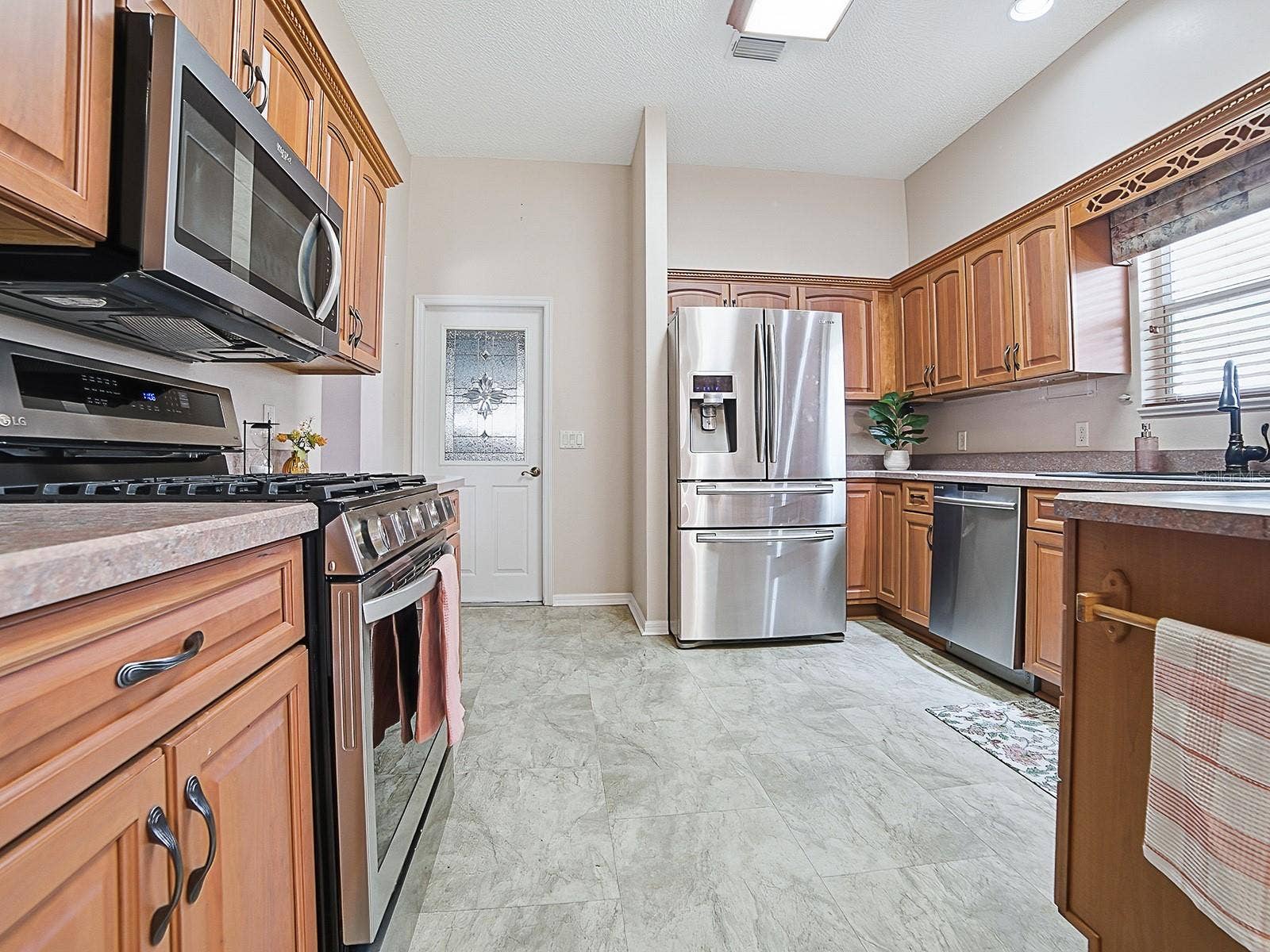 1596 OAK FOREST DRIVE, The Villages, FL 32162