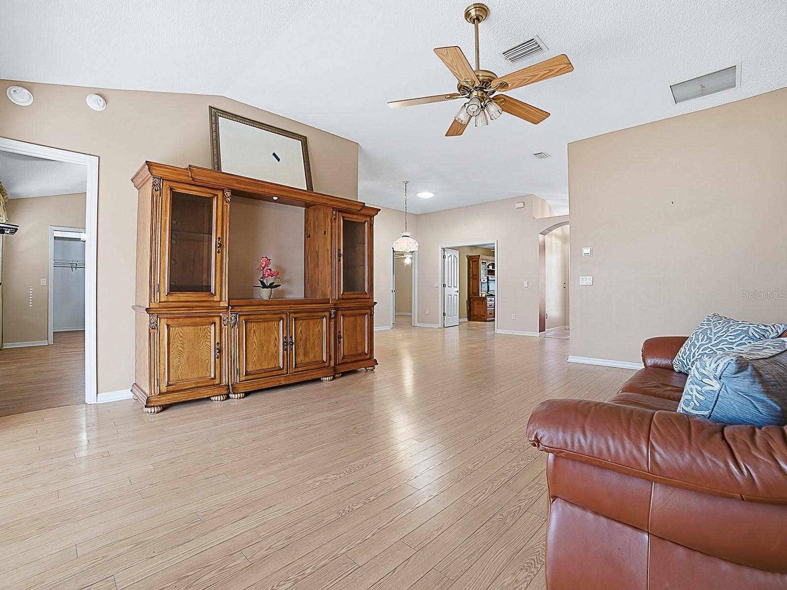 1596 OAK FOREST DRIVE, The Villages, FL 32162
