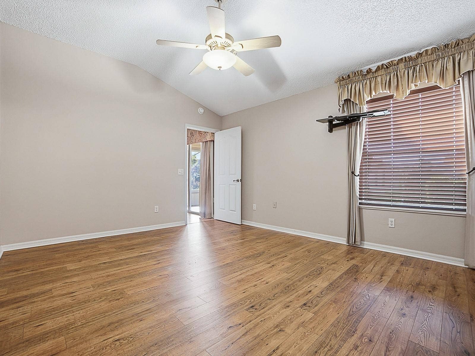 1596 OAK FOREST DRIVE, The Villages, FL 32162