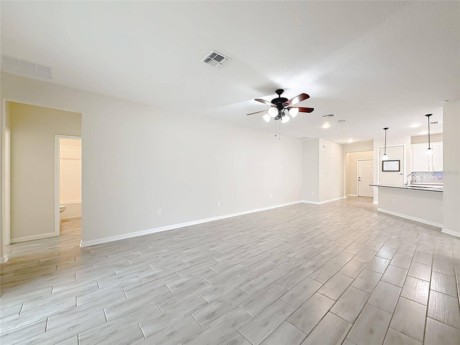 860 CARMILLION CT, Groveland, FL 34736 860 CARMILLION CT, Groveland, FL 34736