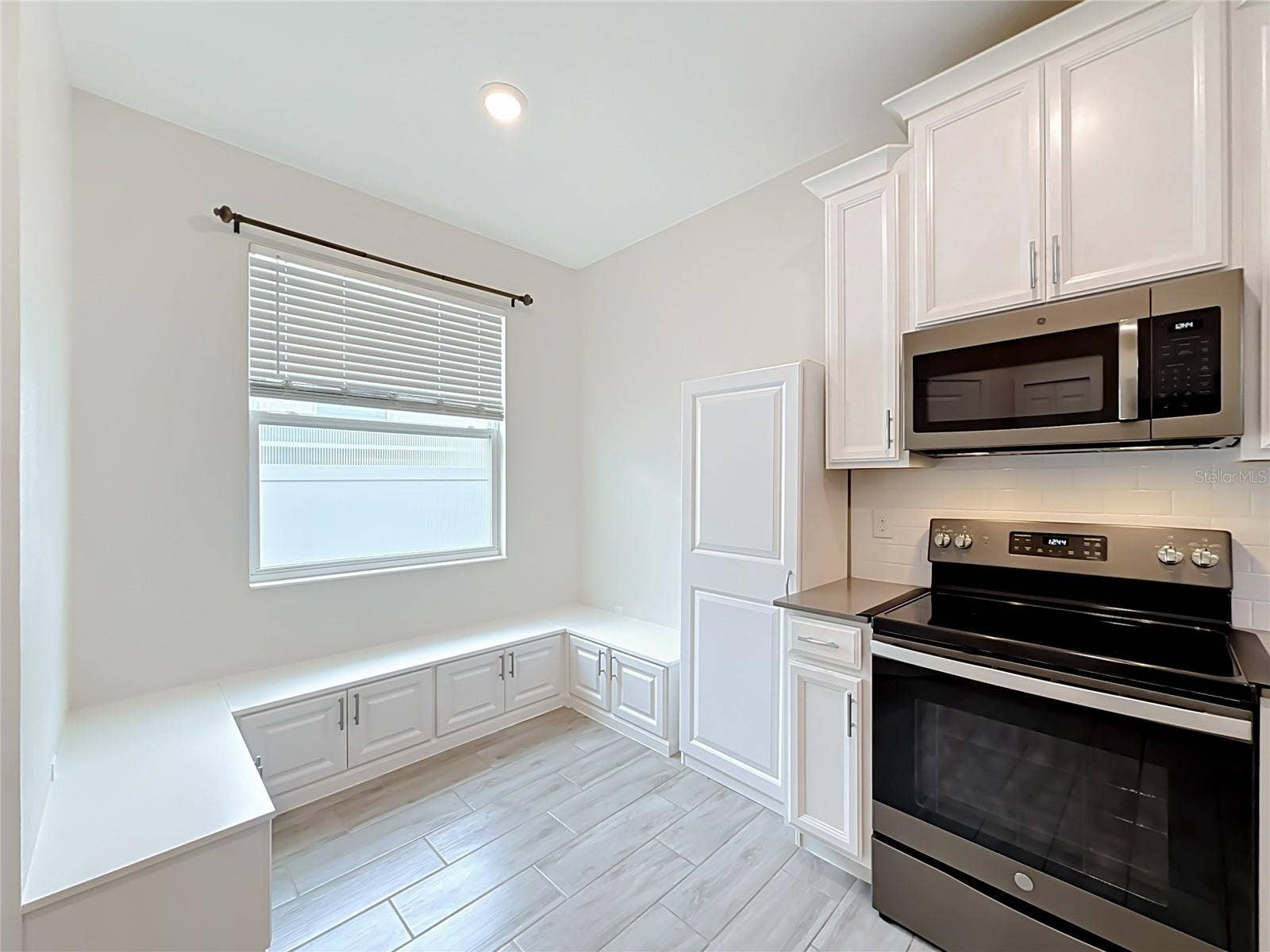 860 CARMILLION CT, Groveland, FL 34736 860 CARMILLION CT, Groveland, FL 34736