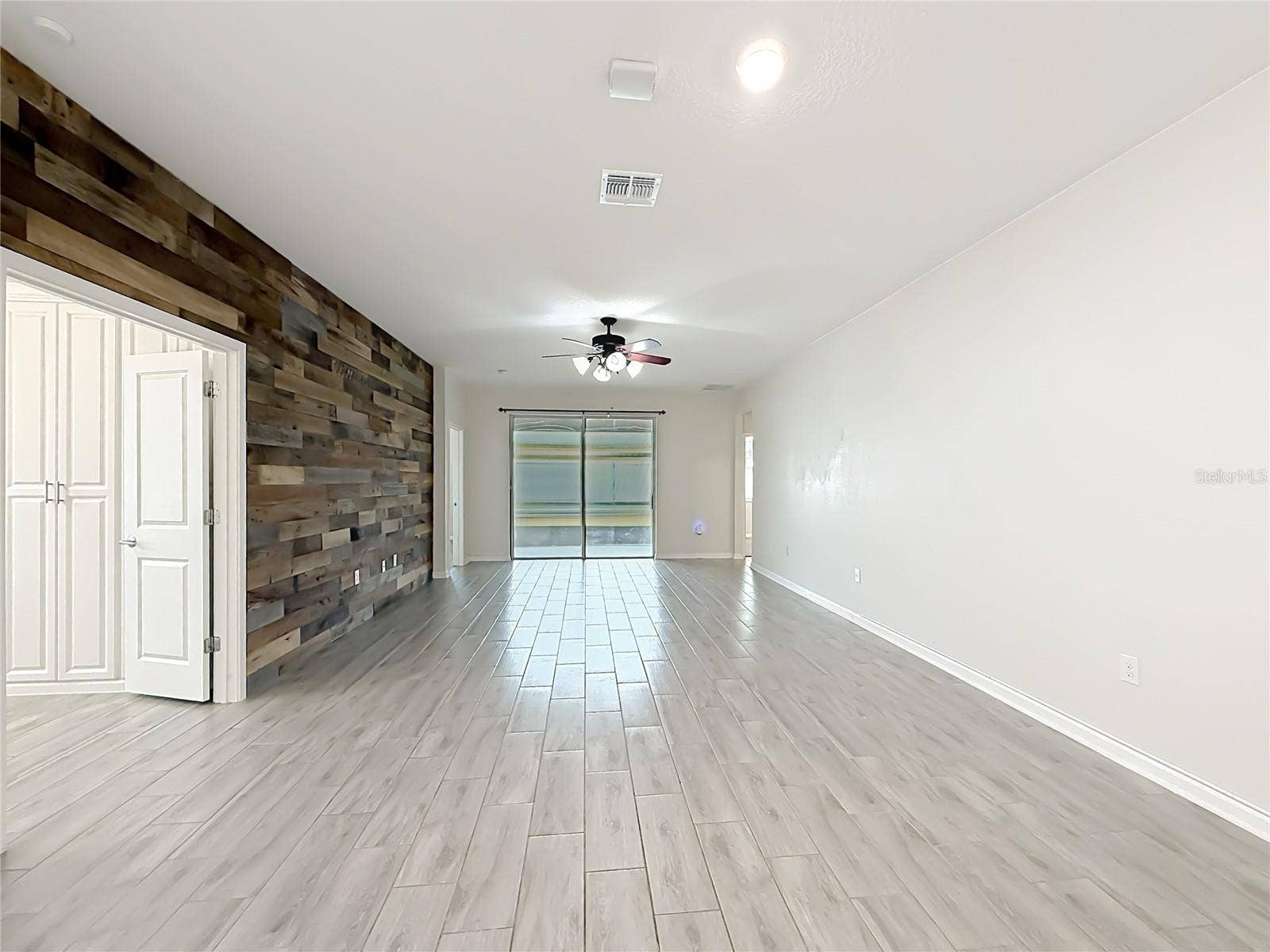 860 CARMILLION CT, Groveland, FL 34736 860 CARMILLION CT, Groveland, FL 34736