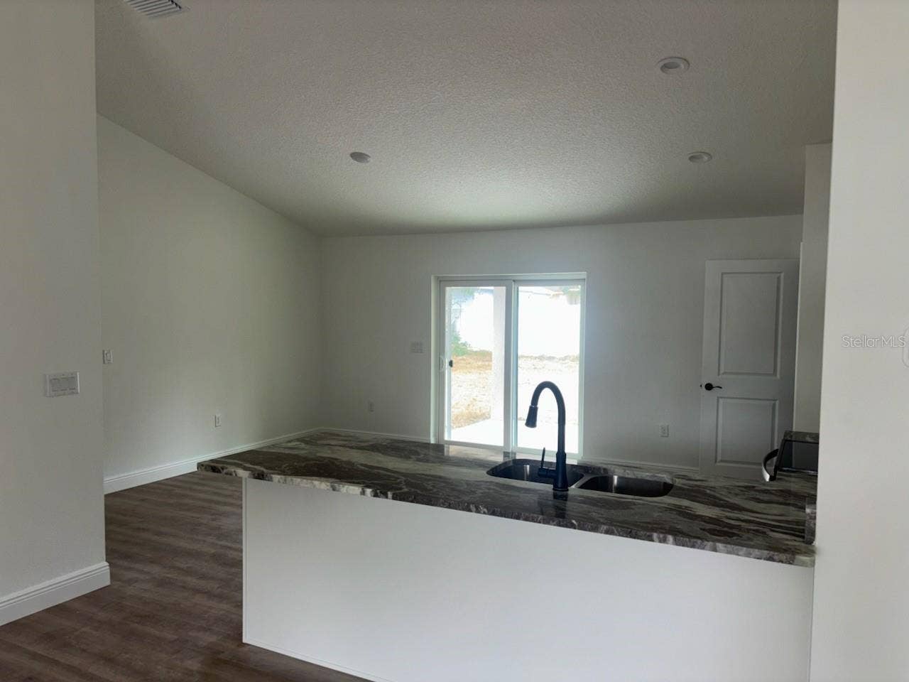 8976 N CREEK WAY, Dunnellon, FL 34434 8976 N CREEK WAY, Dunnellon, FL 34434