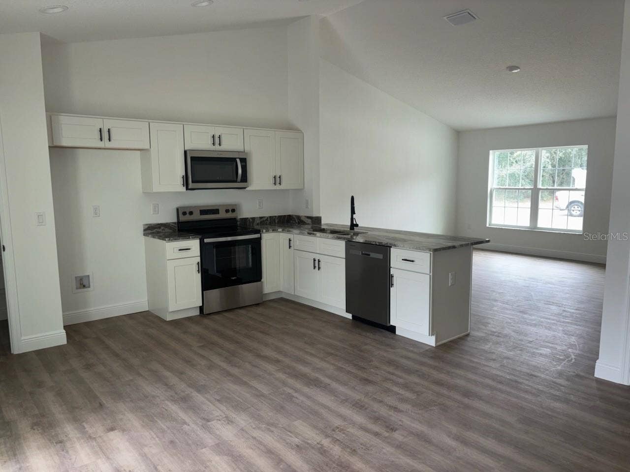 8976 N CREEK WAY, Dunnellon, FL 34434 8976 N CREEK WAY, Dunnellon, FL 34434