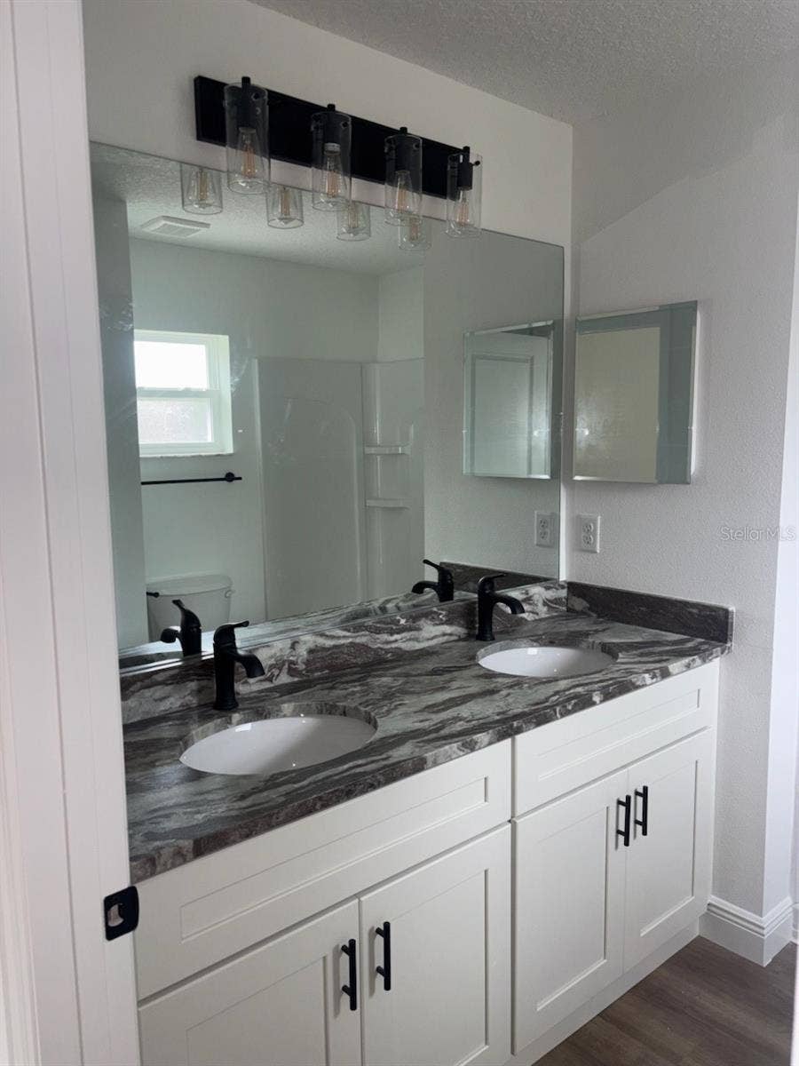 8976 N CREEK WAY, Dunnellon, FL 34434 8976 N CREEK WAY, Dunnellon, FL 34434