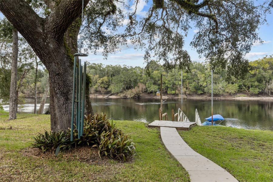 Property photo for 1069 SE SUWANNEE TRAIL, Branford, FL