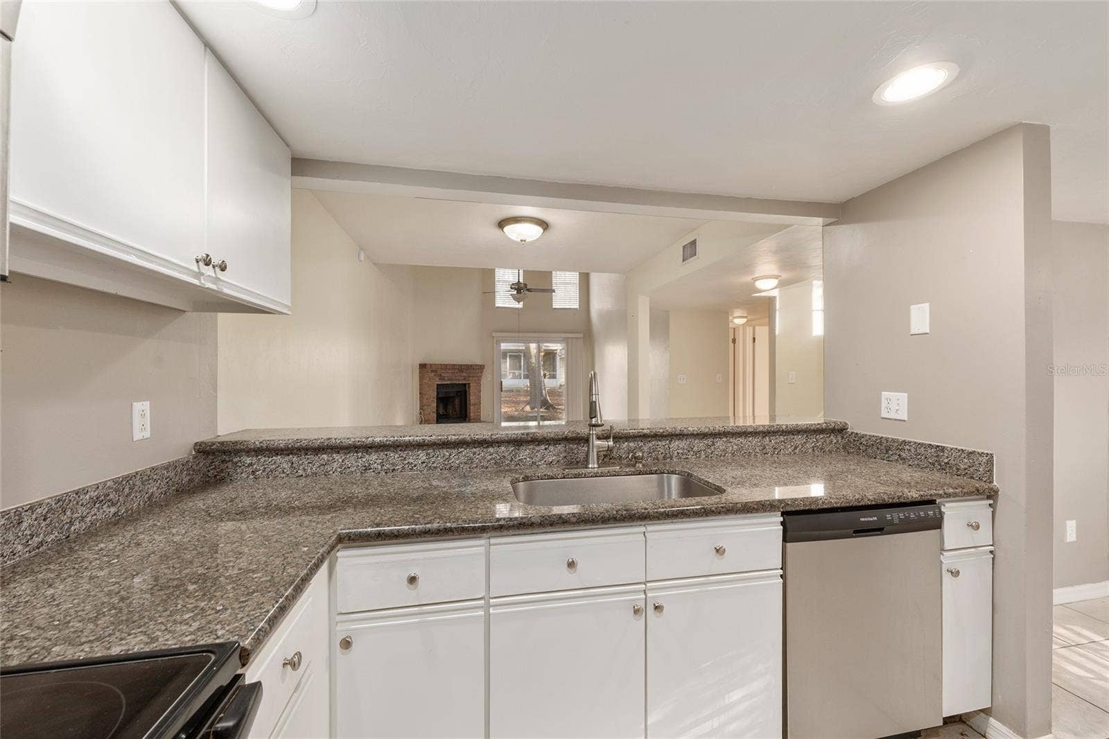 345 NW 48TH BOULEVARD, #K, Gainesville, FL 32607 345 NW 48TH BOULEVARD, #K, Gainesville, FL 32607