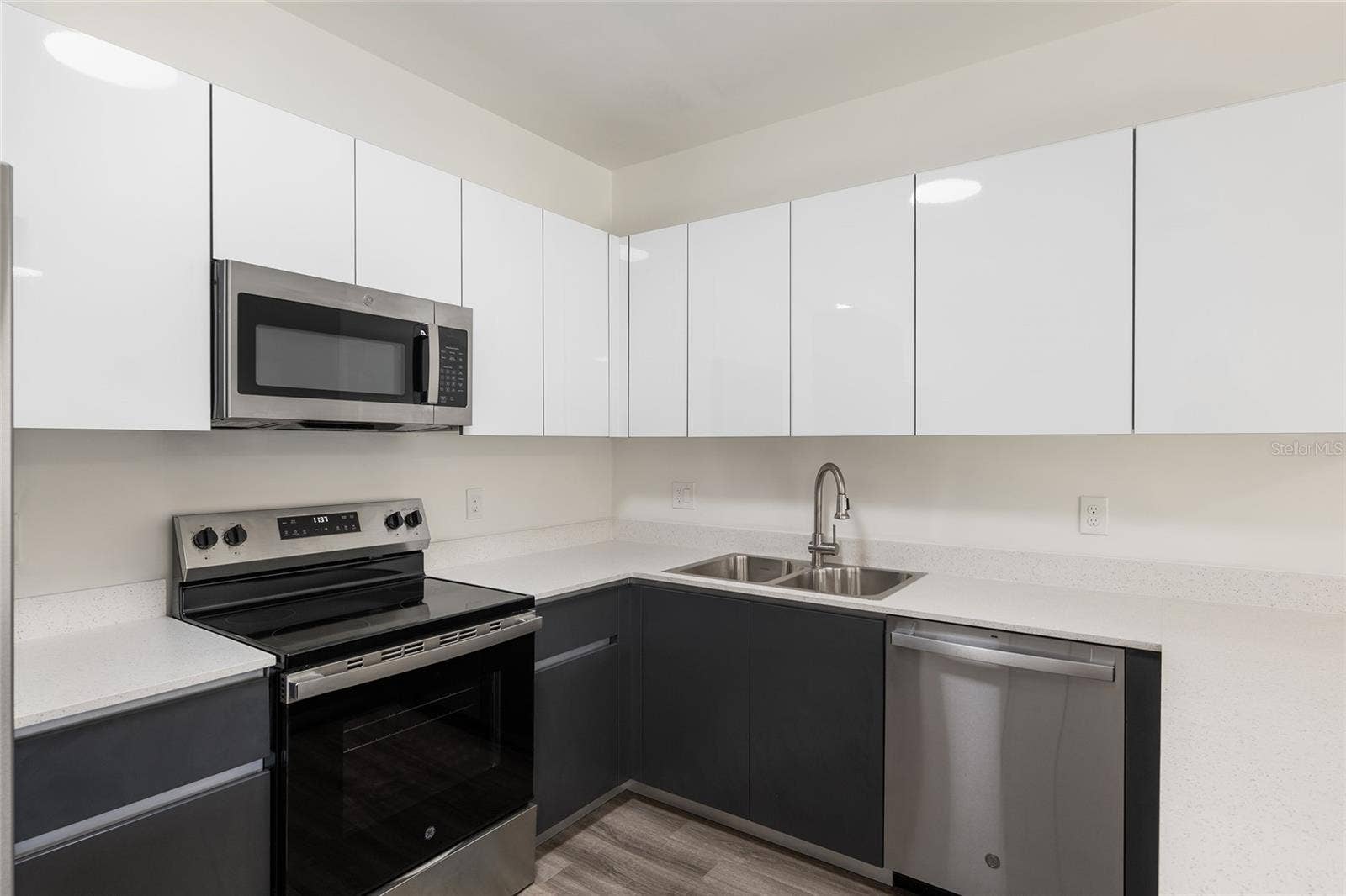 1581 NW 29TH ROAD, #2, Gainesville, FL 32605 1581 NW 29TH ROAD, #2, Gainesville, FL 32605