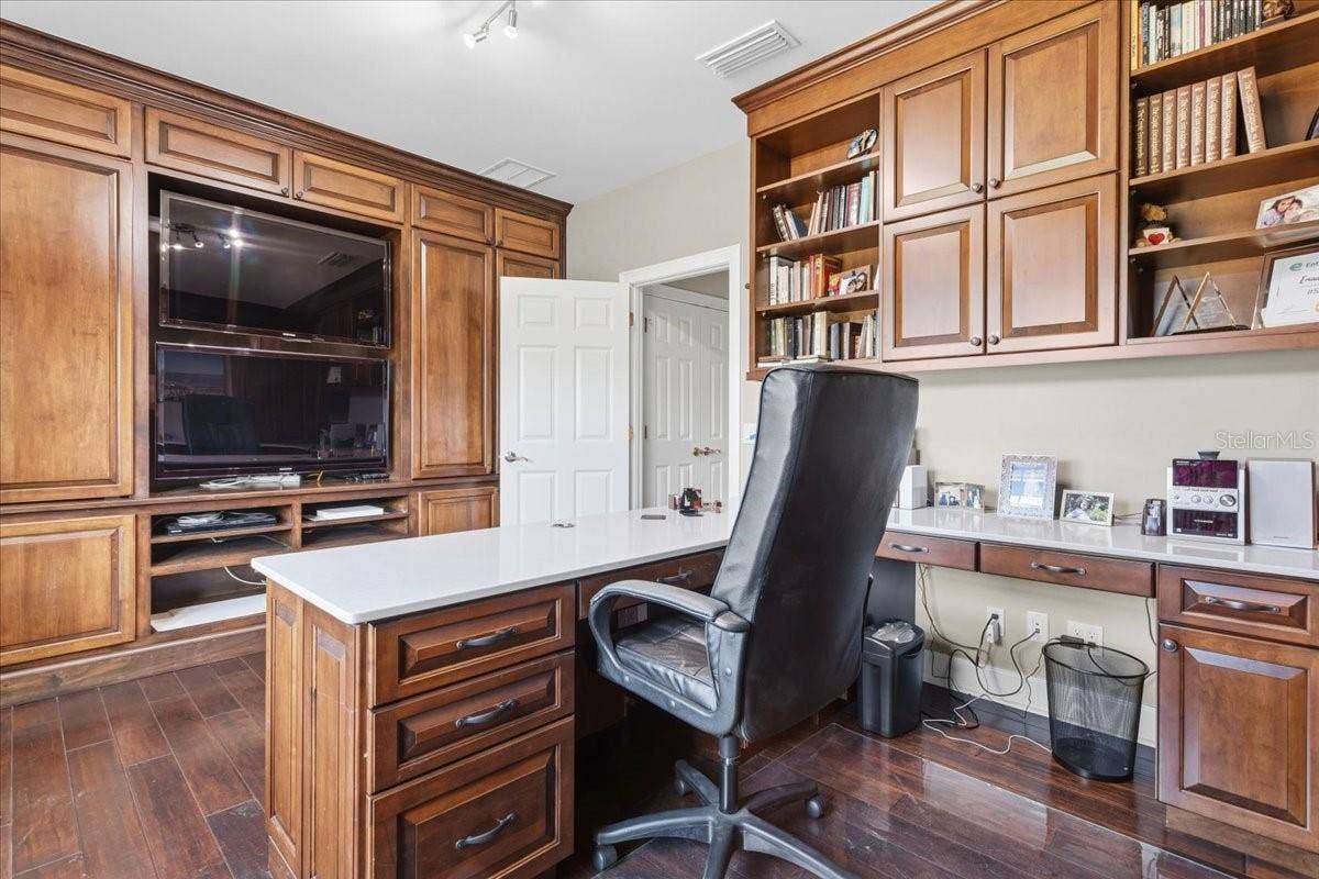 10401 NW 153RD TERRACE, Alachua, FL 32615 Office