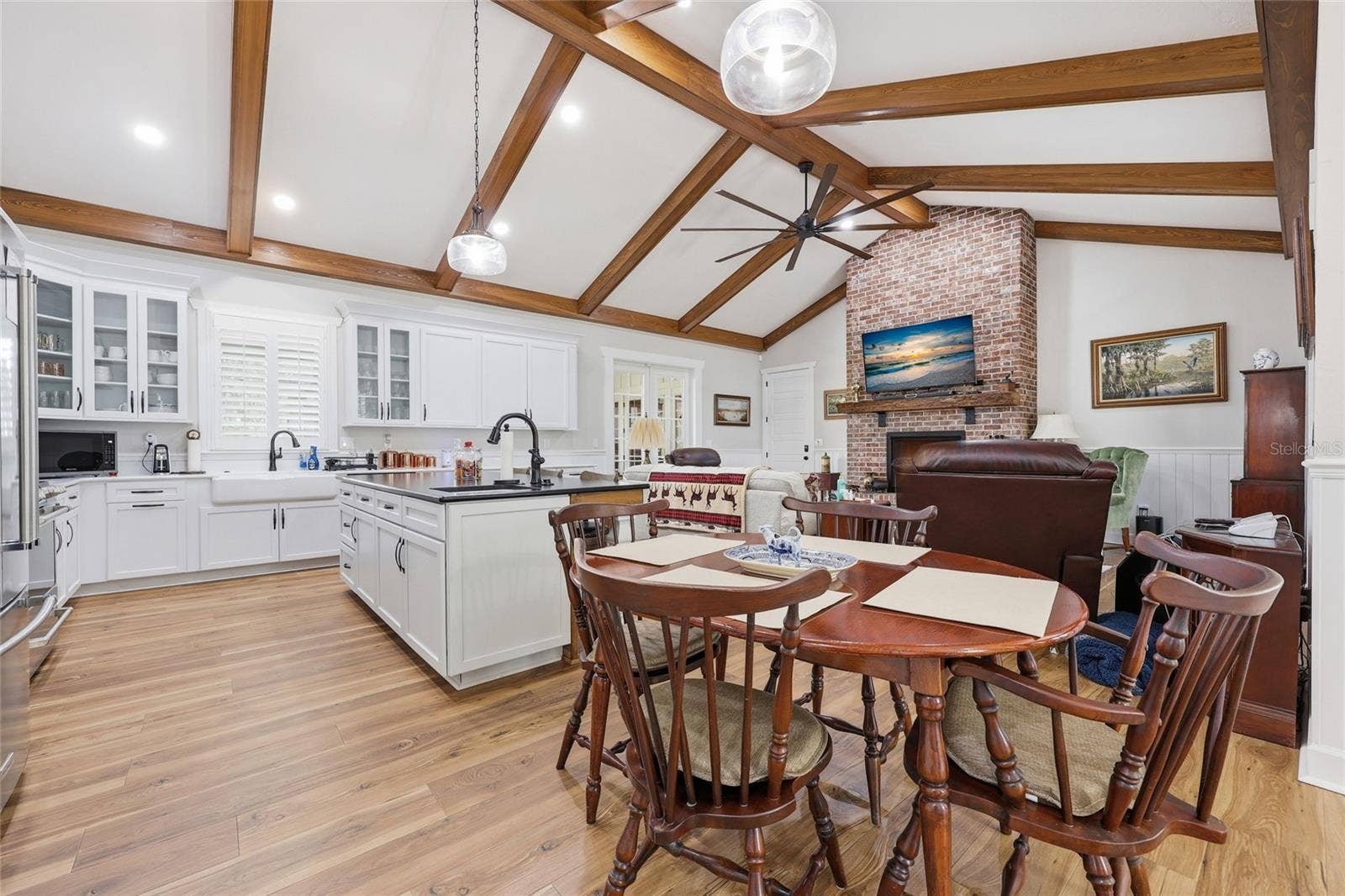 11131 NE 35TH STREET, Bronson, FL 32621 MIL living / dining
