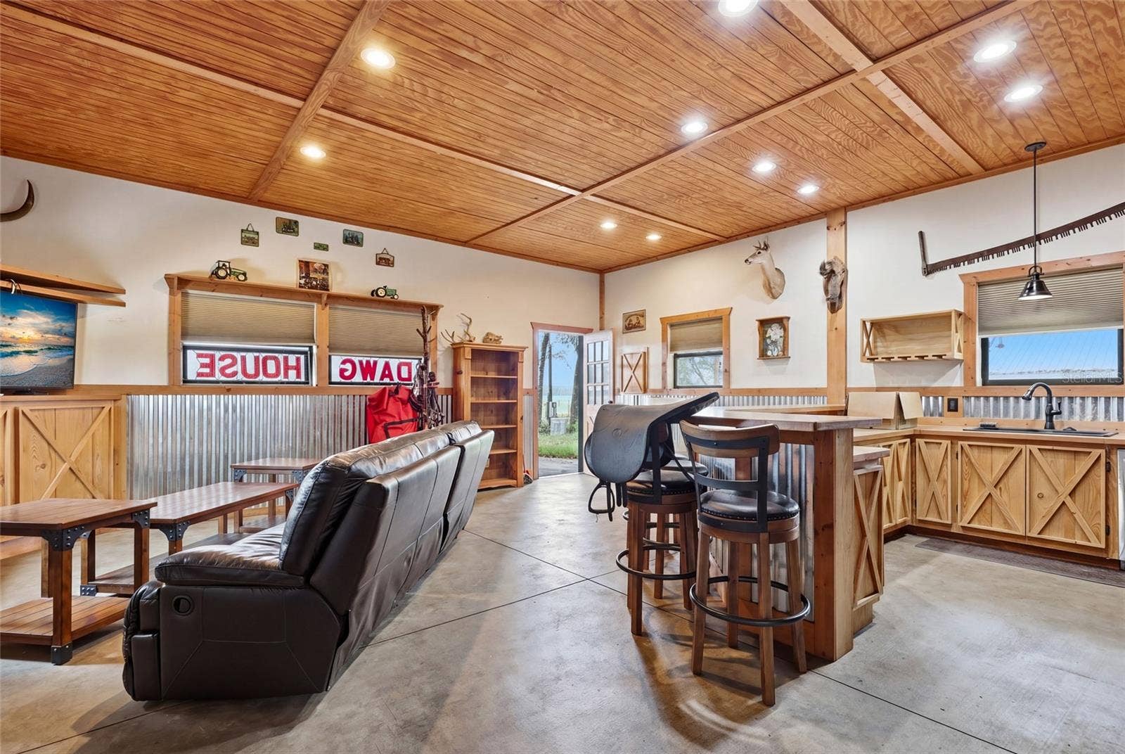 11131 NE 35TH STREET, Bronson, FL 32621 Barn Apartment