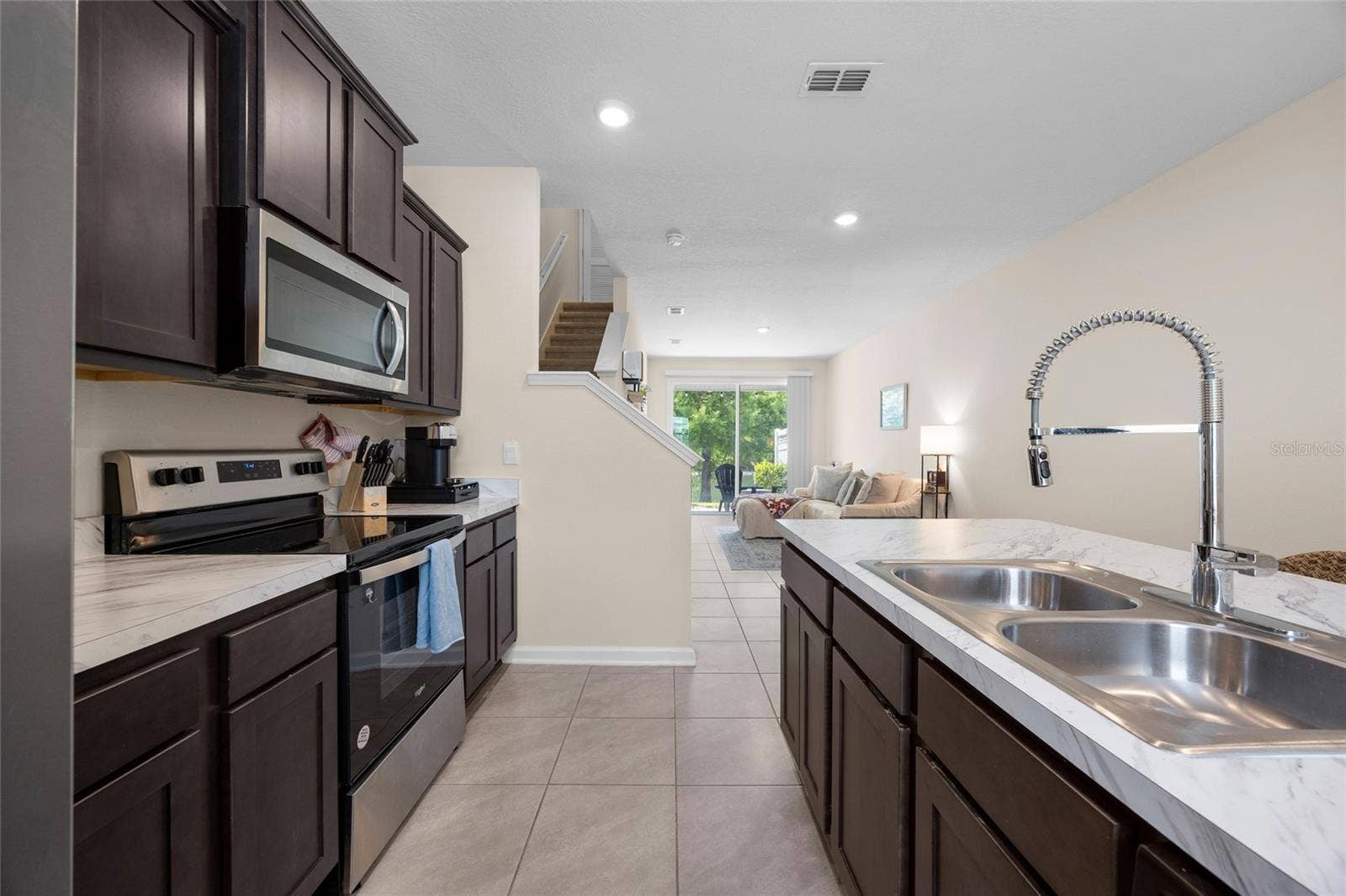 585 RUNNING WOODS STREET, Orange Park, FL 32065 kitchen