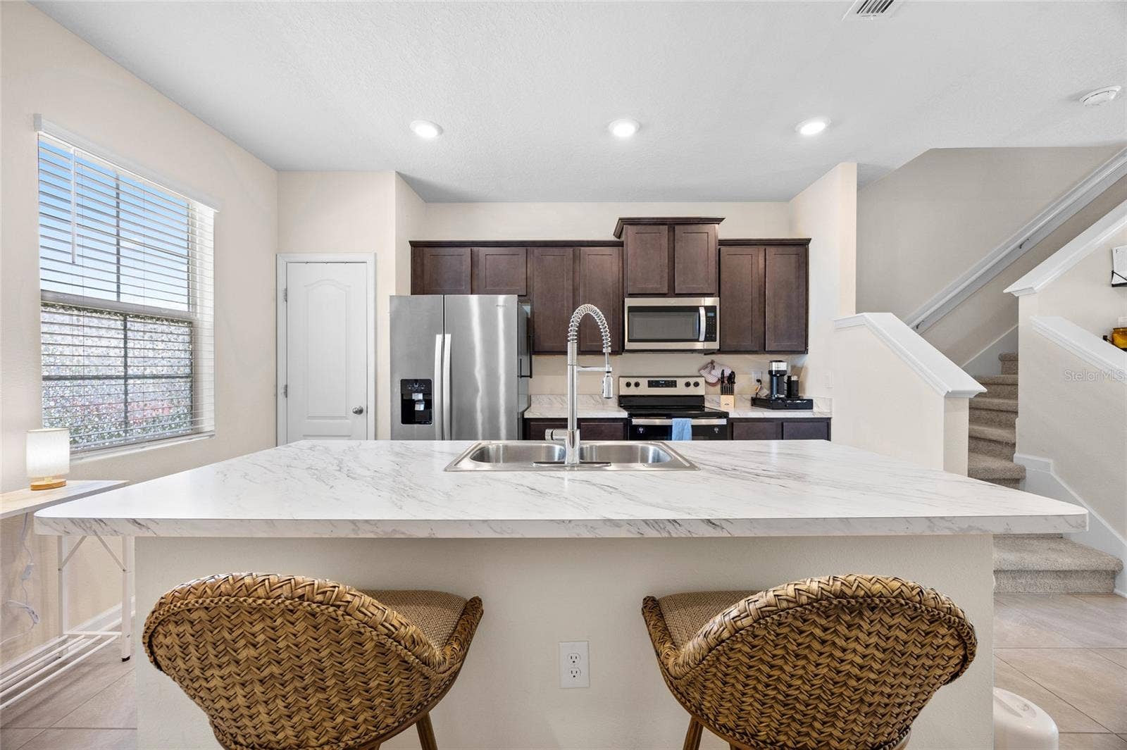 585 RUNNING WOODS STREET, Orange Park, FL 32065 island
