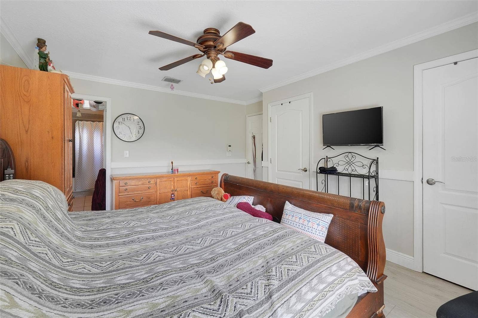 207 HOWARD COURT, Mascotte, FL 34753