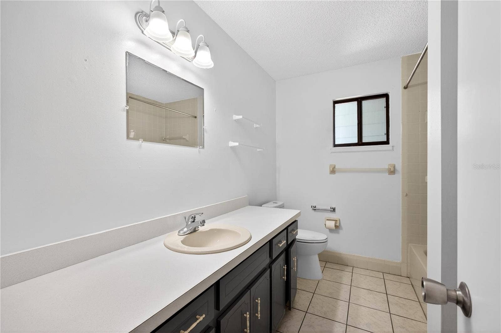 8972 SW 103RD LANE, Ocala, FL 34481 Guest Bathroom