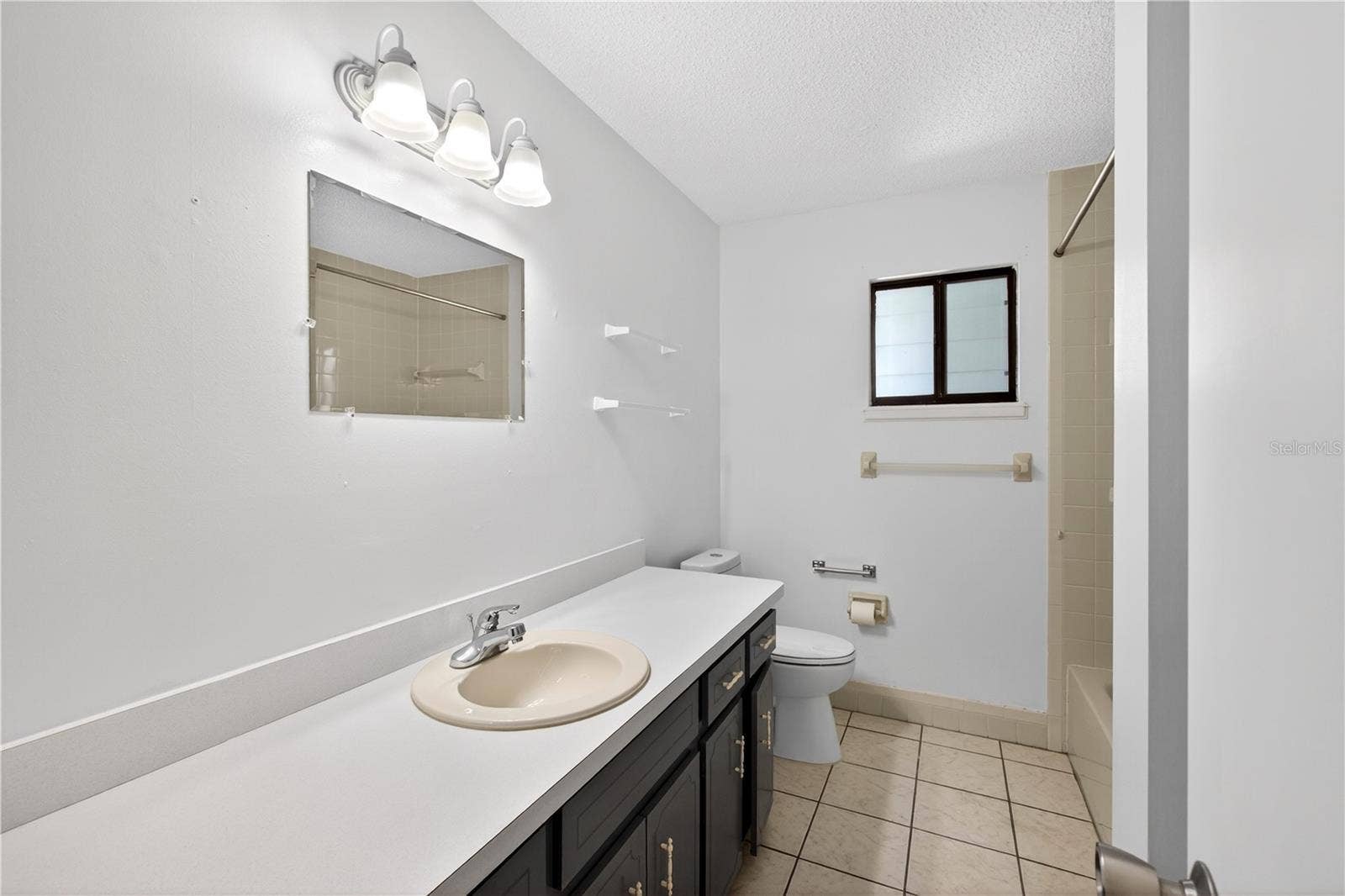 8972 SW 103RD LANE, Ocala, FL 34481 Guest Bathroom