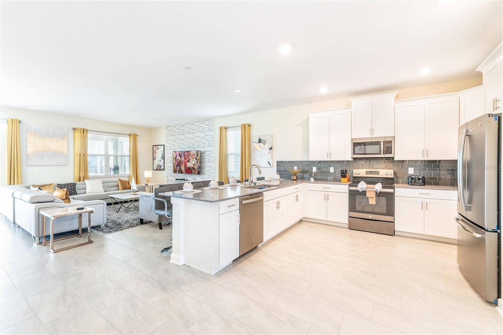 8888 CABOT CLIFFS DRIVE, Davenport, FL 33896 8888 CABOT CLIFFS DRIVE, Davenport, FL 33896