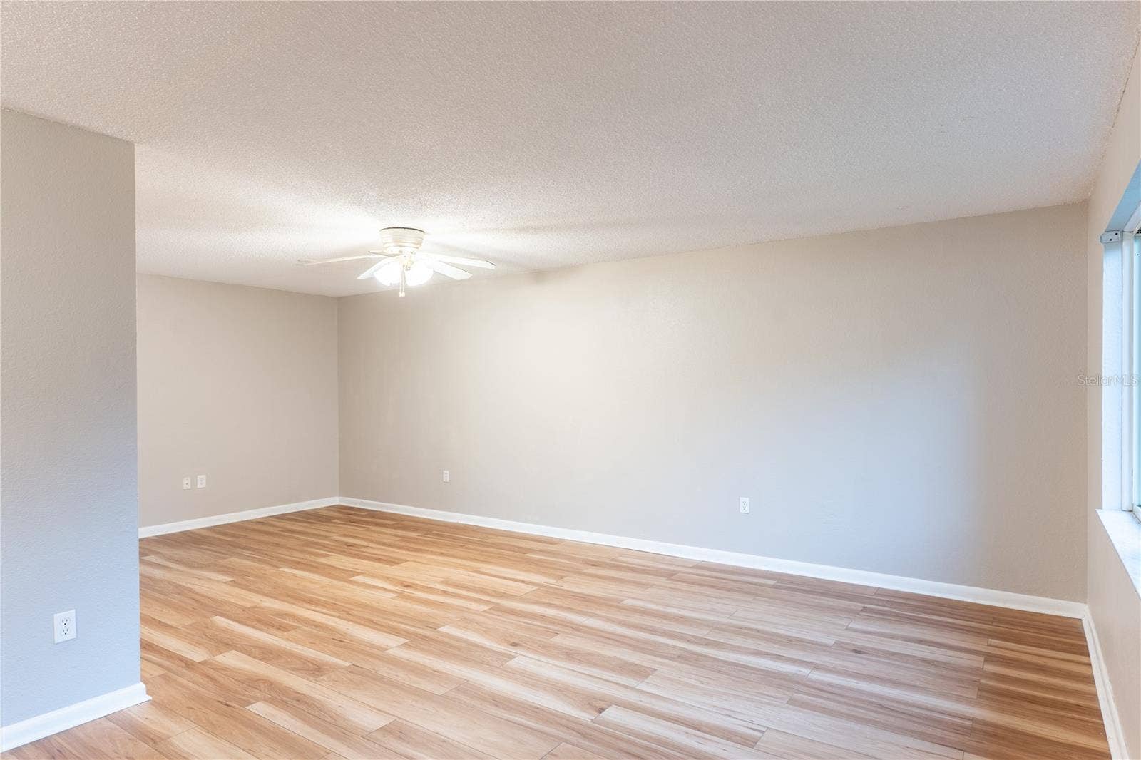 501 SW 75TH STREET, #D13, Gainesville, FL 32607 Living Room walking in from the front door