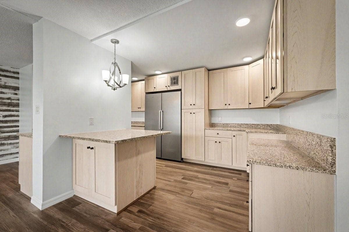 1224 S PENINSULA DRIVE, #621, Daytona Beach, FL 32118 Granite Counters