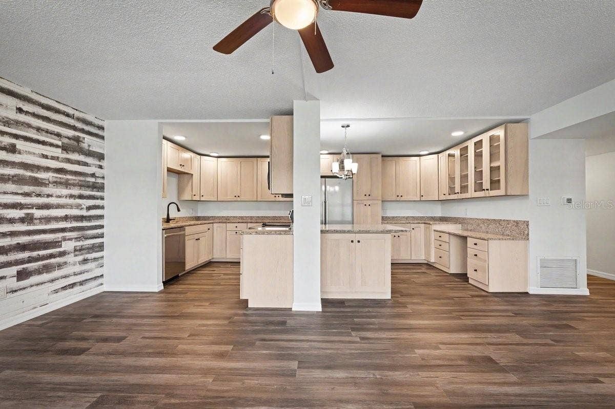 1224 S PENINSULA DRIVE, #621, Daytona Beach, FL 32118 Totally remodeled kitchen