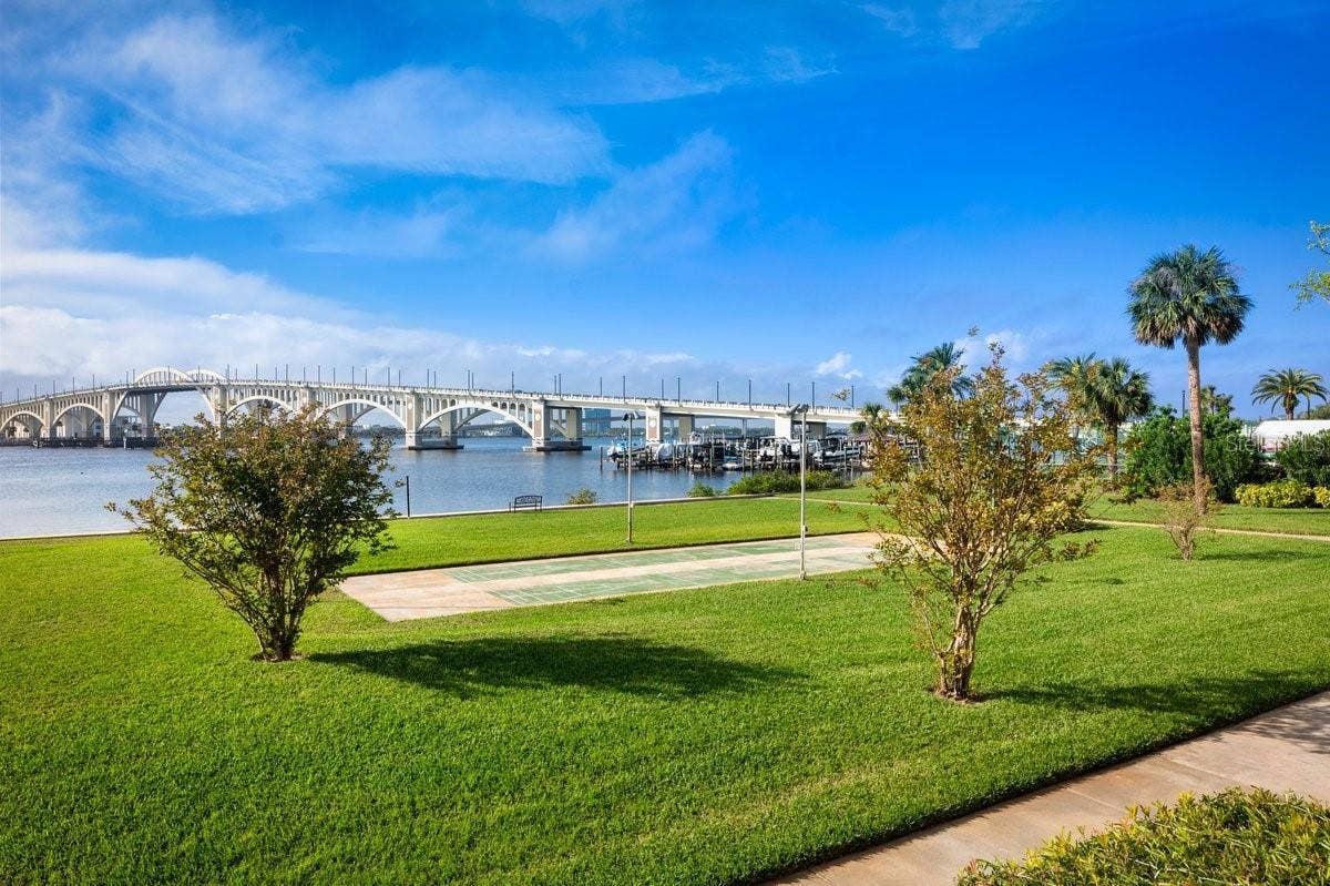 1224 S PENINSULA DRIVE, #621, Daytona Beach, FL 32118 Halifax River
