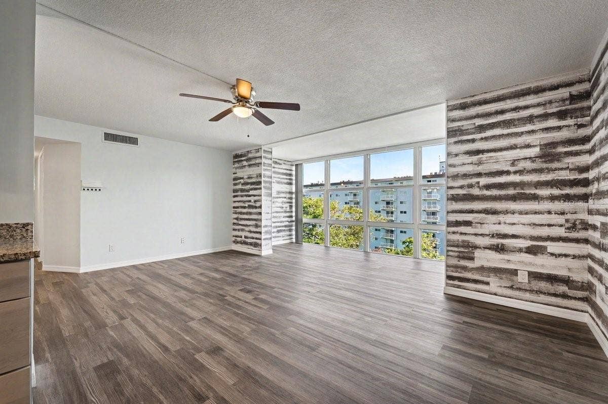 1224 S PENINSULA DRIVE, #621, Daytona Beach, FL 32118 New lighting/fans